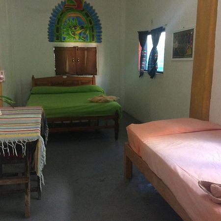 מלון Puerto Ángel Casa Gundi Y Tomas מראה חיצוני תמונה